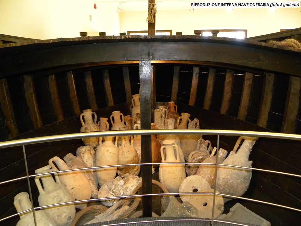 Riprod.ne interno nave oneraria (foto 8 galleria)